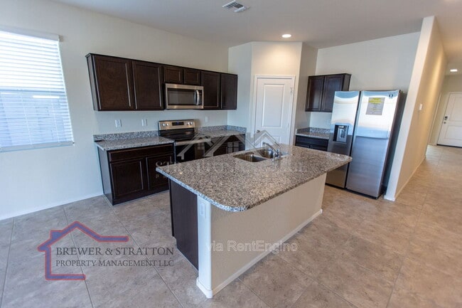 Building Photo - 44498 W Palo Aliso Way