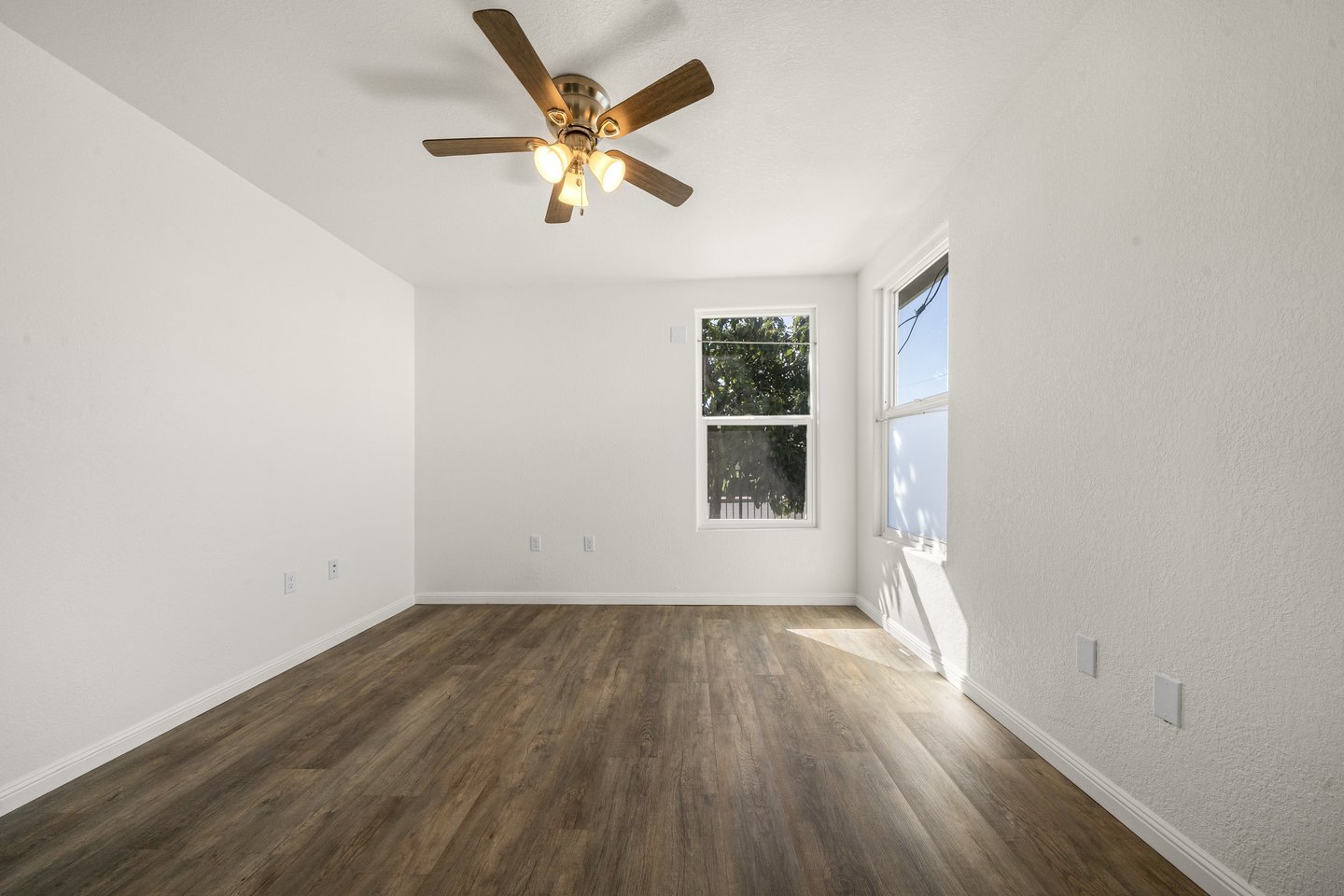 Building Photo - 98 W Siino Ave