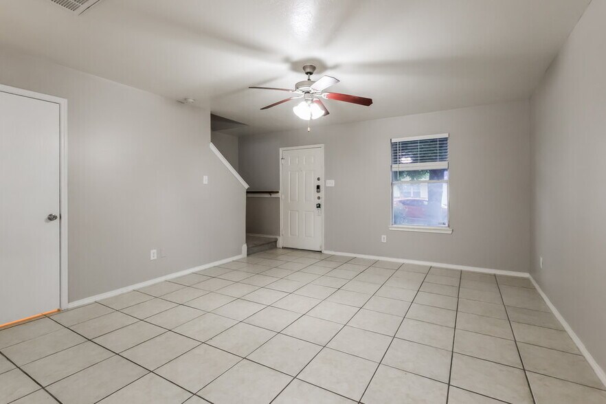 Building Photo - 21243 Linden House Ct