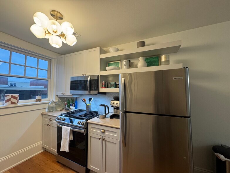 Building Photo - 266 11th St NE