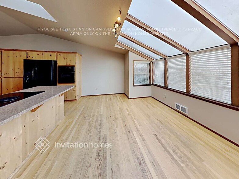 Building Photo - 16412 106th St Ct E