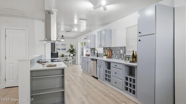 Building Photo - 5950 Ackard Ave