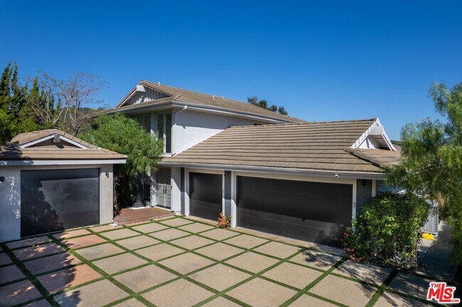 Building Photo - 2526 Cordelia Rd