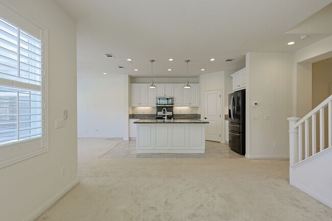 Building Photo - Gorgeous 4 Bedroom and 3 Bath Home in Chula vista/Otay Ranch Area