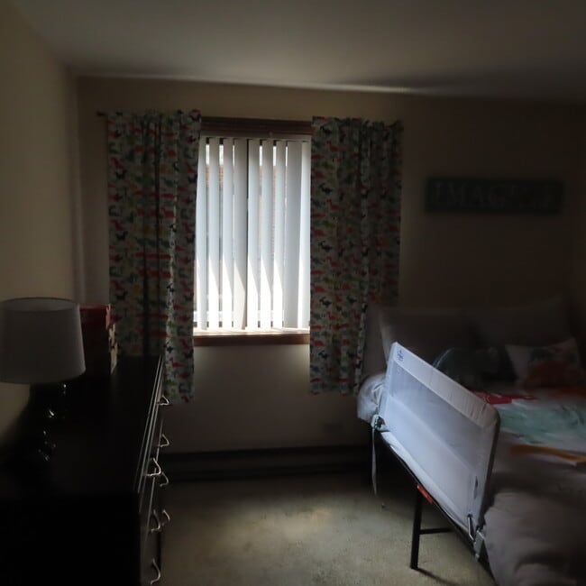 Building Photo - 2325 N Neva Ave