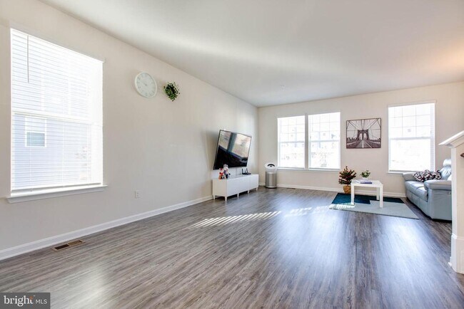 Building Photo - 7928 Patterson Wy