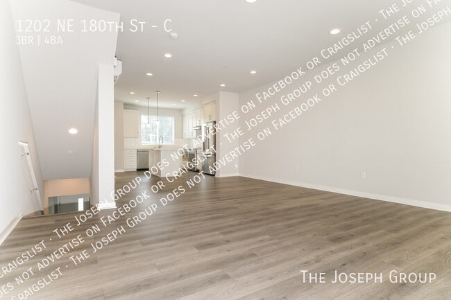 Building Photo - 1202 NE 180th St