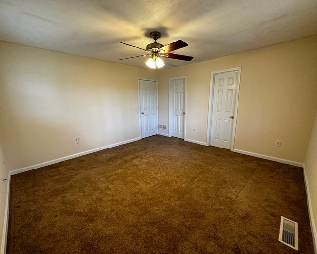 Building Photo - Leasing for November 2025 !