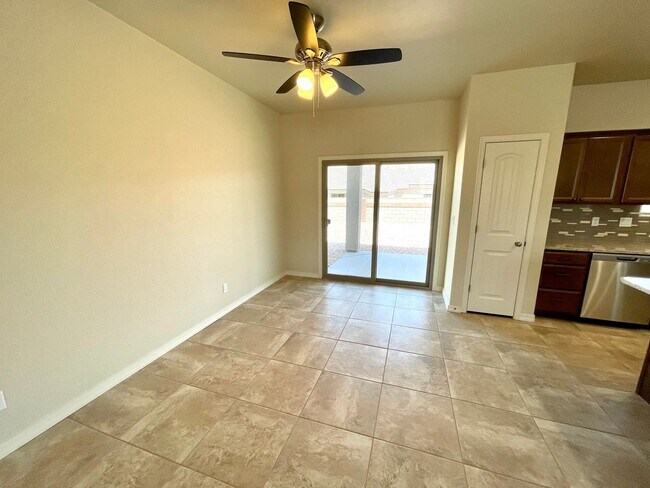 Building Photo - Beautiful 3 Bedroom Home in Southern Vistas w/ Solar!