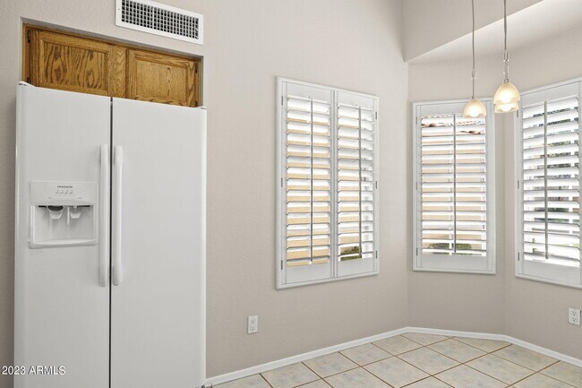 Building Photo - 2306 E Gondola Ln