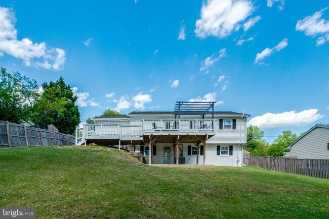Building Photo - 6510 Carriage Dr