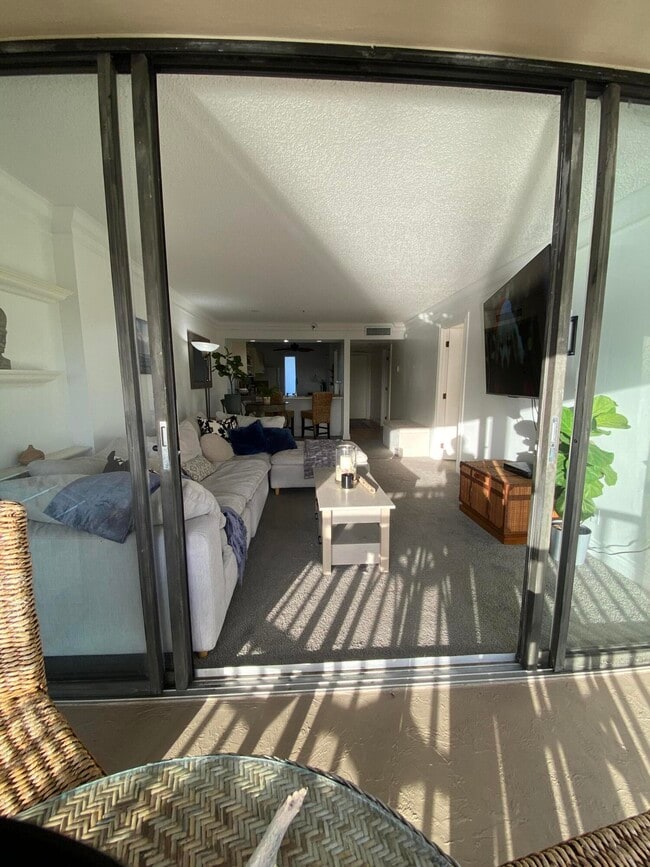 Building Photo - 22 Royal Palm Way