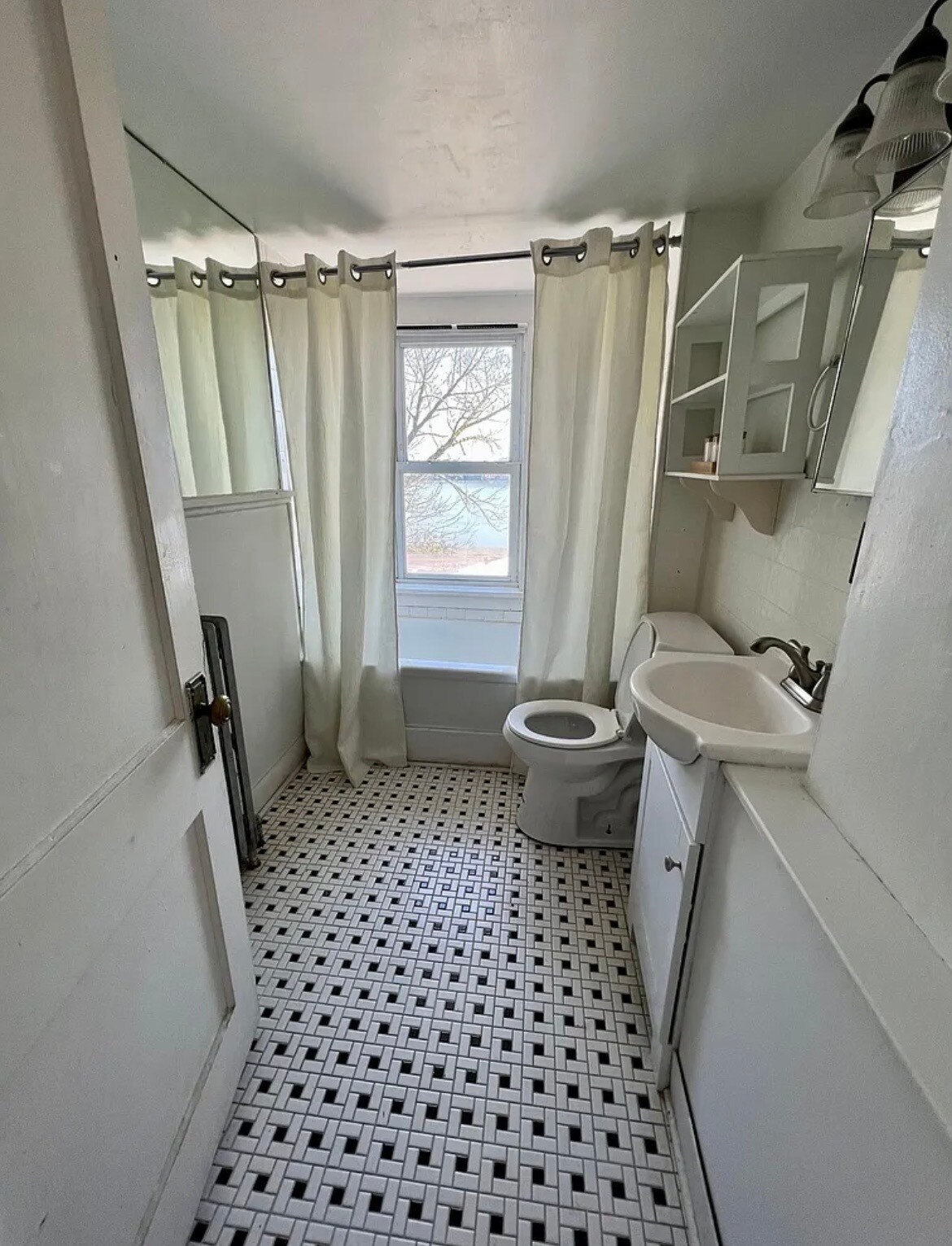 Building Photo - 222 Montgomery St