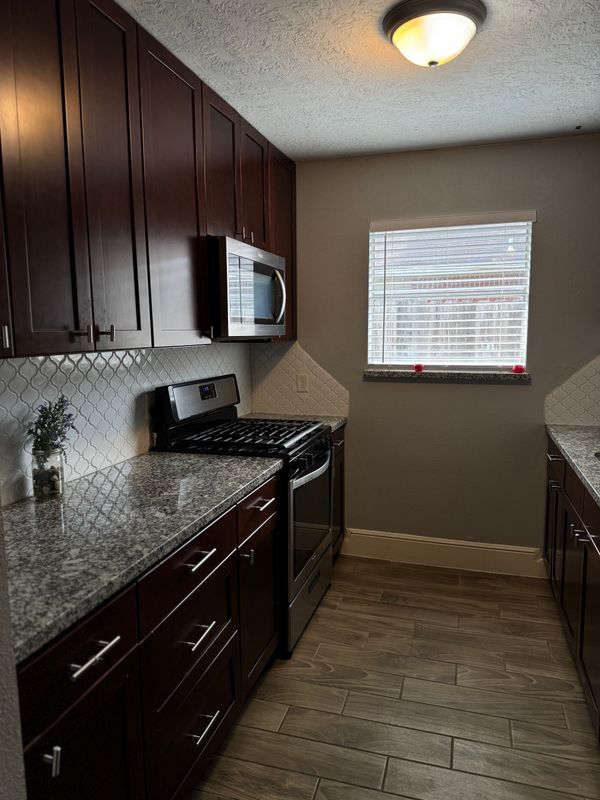 Building Photo - 7240 Kings Dr