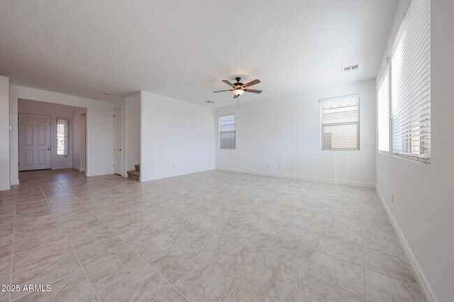 Building Photo - 14807 W Cottontail Ln