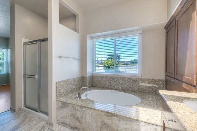 Building Photo - 4Bed/3bath in Rancho Del Oro~ Caspian