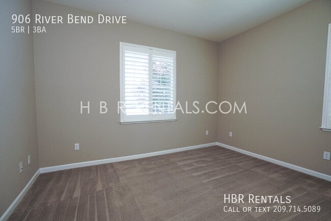 Building Photo - 906 River Bend Dr