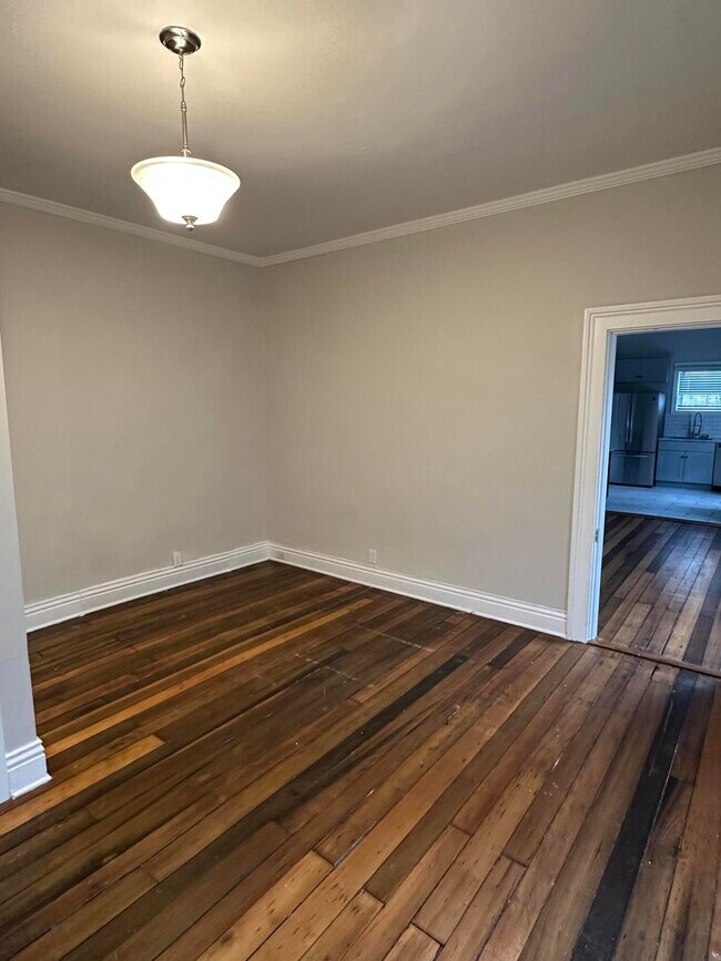 Building Photo - 313 Capital Ave