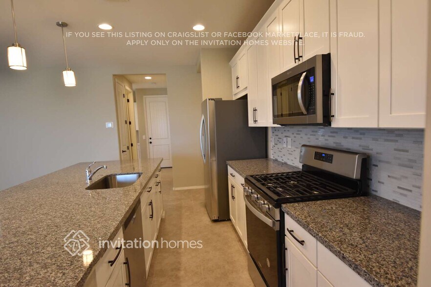 Building Photo - 18752 Rancho Dr