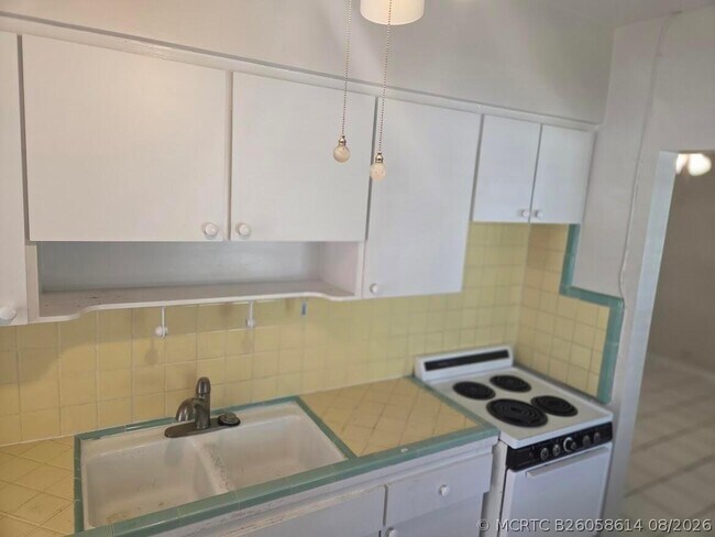 Building Photo - 1152 Bayview Dr