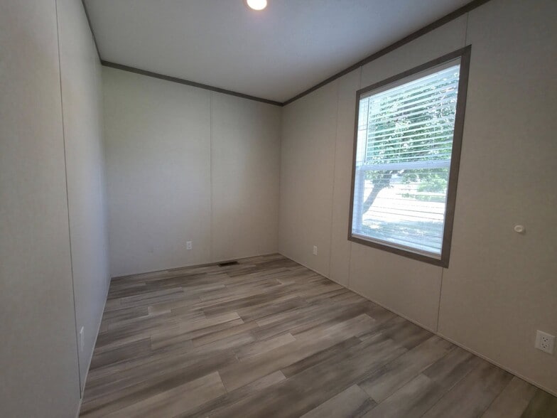 Building Photo - 1308 W Arlington Ave