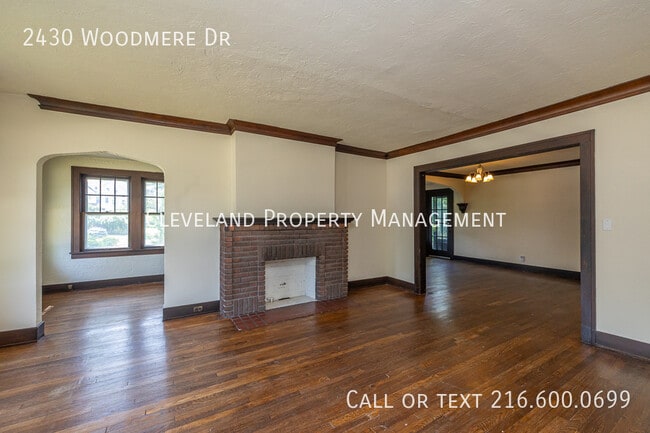 Building Photo - 2430 Woodmere Dr