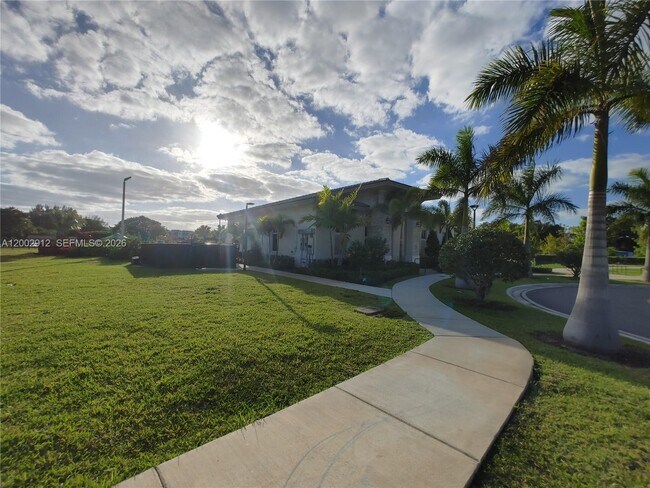 Building Photo - 2353 NW 122nd Ter