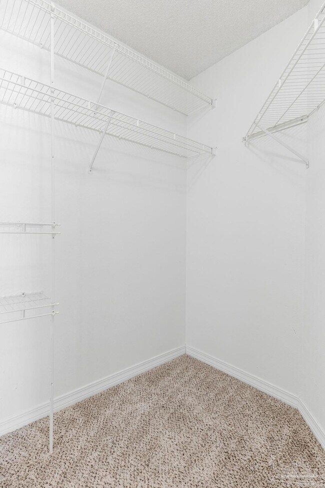 Building Photo - 139 Wildflower Ln