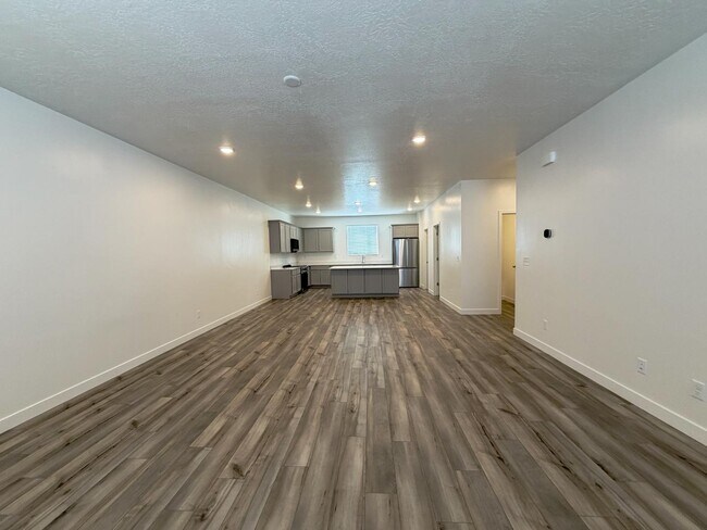 Building Photo - 496 S 1140 W