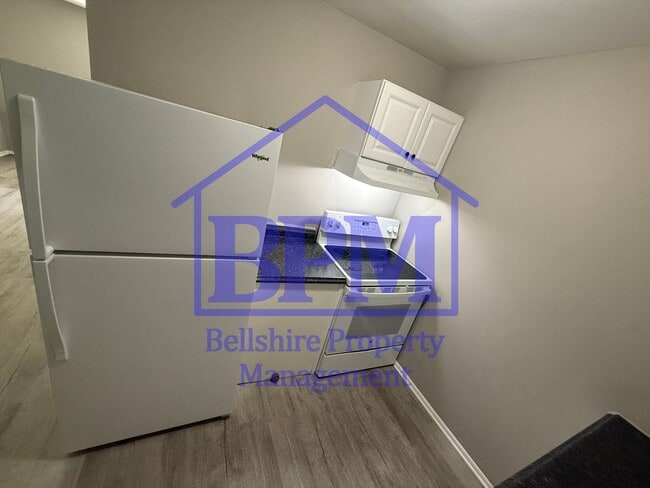 Building Photo - Budget-Friendly 2 Bed, 1 Bath Apartment – ...