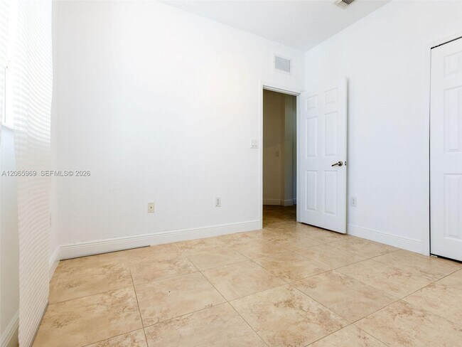 Building Photo - 11406 NW 76th Terrace