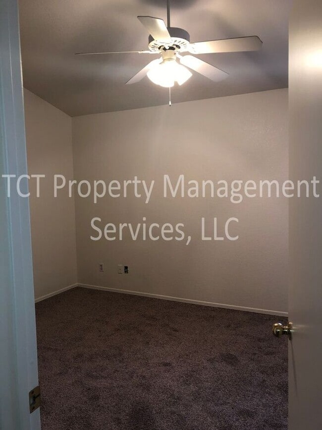 Building Photo - Cute 2 bedroom Town-home in Mesa!