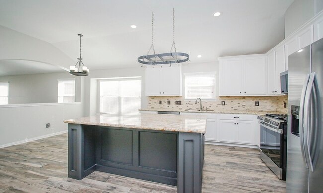 Building Photo - 24918 Oconee Dr