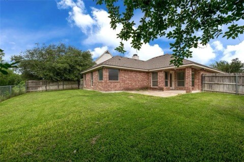 Building Photo - 3120 Lippizan St