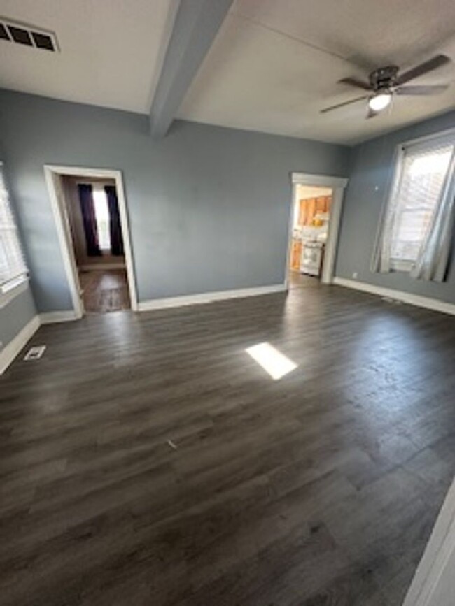 Building Photo - Beautiful House for Rent with Large Yard!