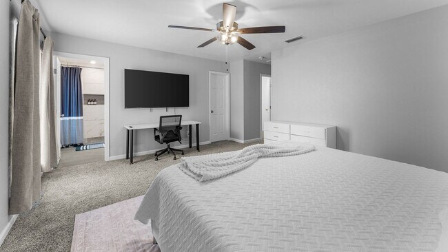 Building Photo - 6314 Senators Dr