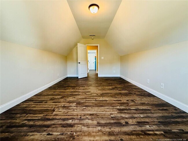 Building Photo - 848 Bellingham Way