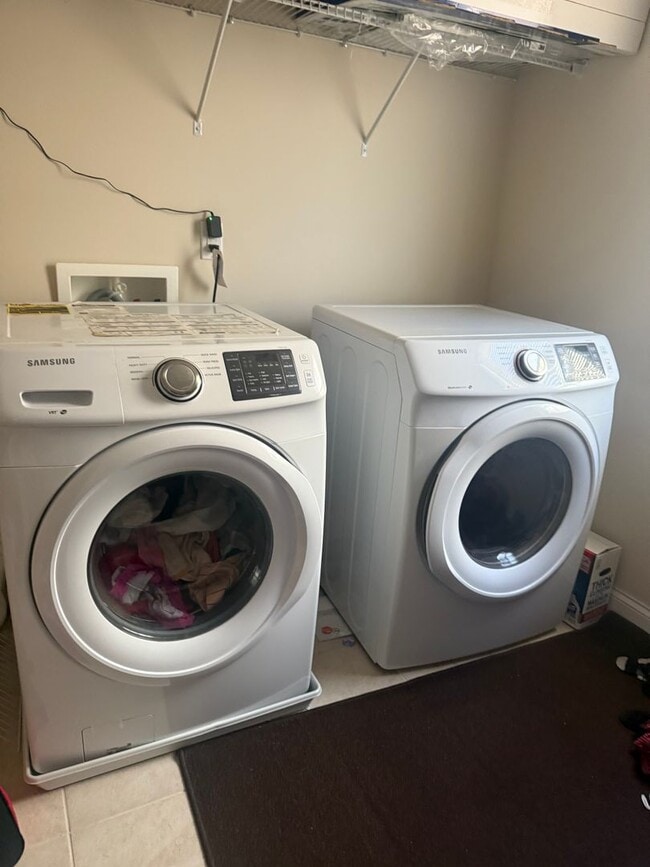 Building Photo - Sought-After Skybrook Community