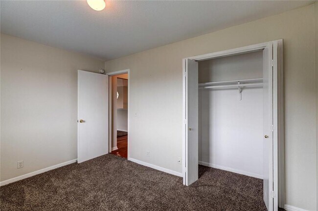 Building Photo - 16712 Hamilton Point Cir