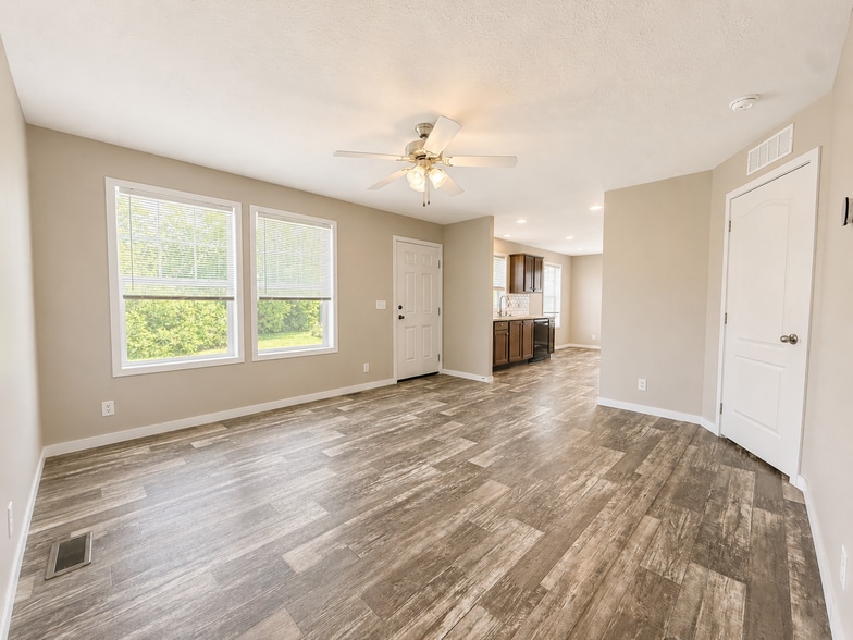 Building Photo - 12556 Margaret Ct