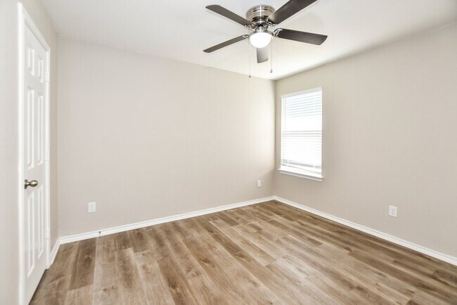 Building Photo - 4713 Joshua Dr