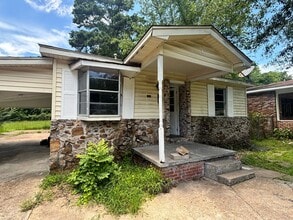 Building Photo - 2829 Comfort St