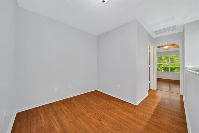 Building Photo - 230 W Stedhill Loop