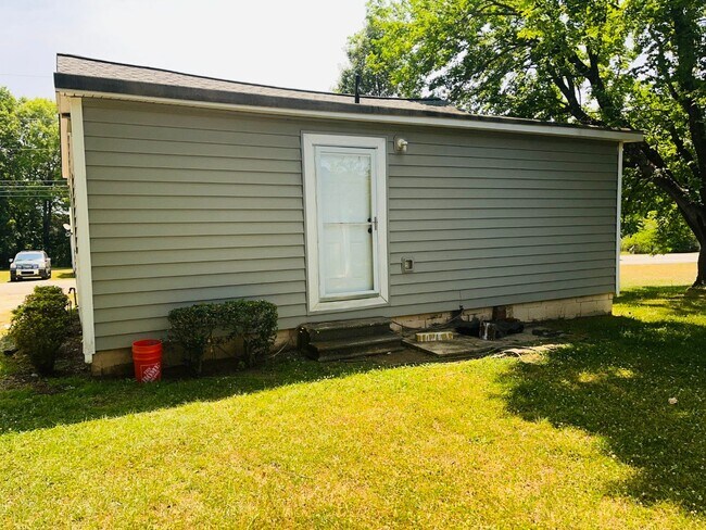 Building Photo - ***MOVE IN SPECIAL - $500 OFF 1ST MONTHS R...