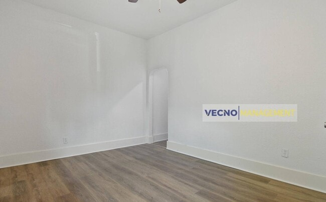 Building Photo - 411 Cincinnati Ave