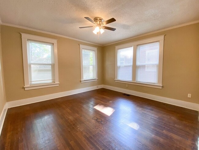 Building Photo - 2 bedroom, 1 bath near Jackson and Maury / Midtown Memphis