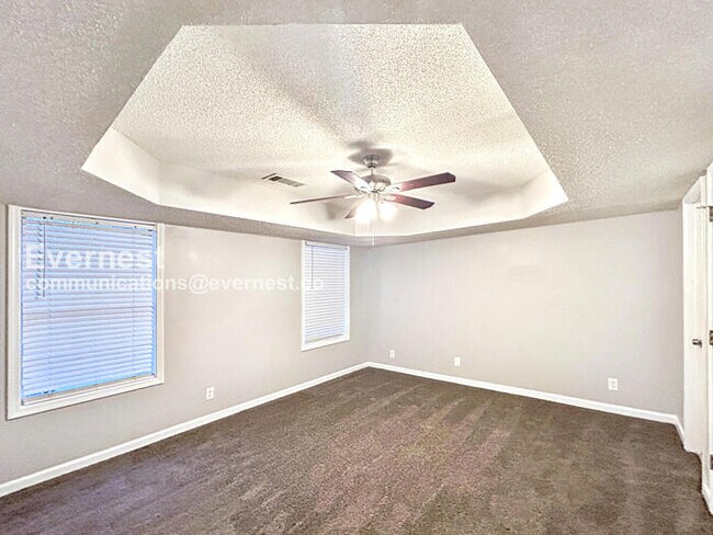 Building Photo - Limited Time Special Offer / 5 Bed, 3.5 Bath Home with Attached Garage / Pet-Friendly / Vouchers ...