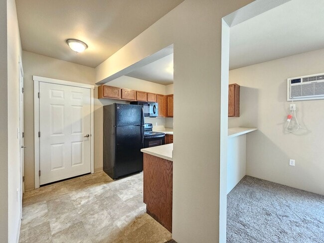 Building Photo - 5207-5207 E Upriver Dr