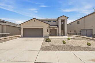 Building Photo - 14724 Tierra Fortaleza Ave