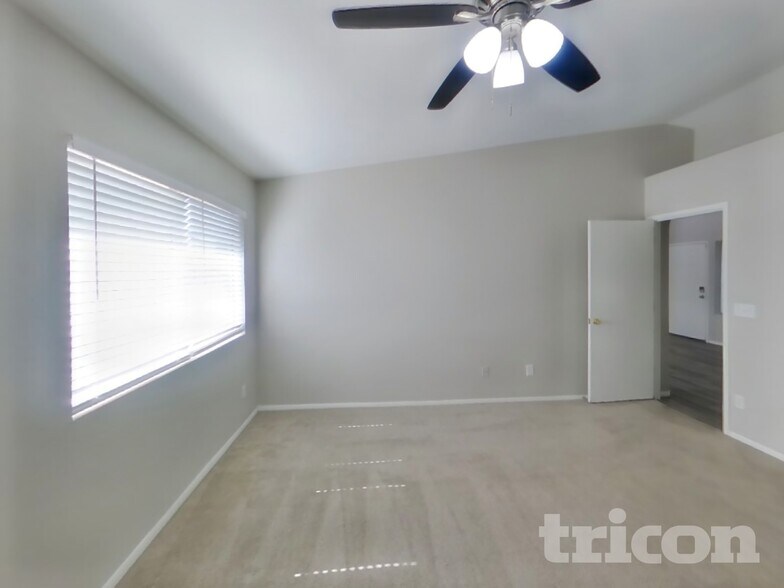 Building Photo - 4432 N 86th Dr